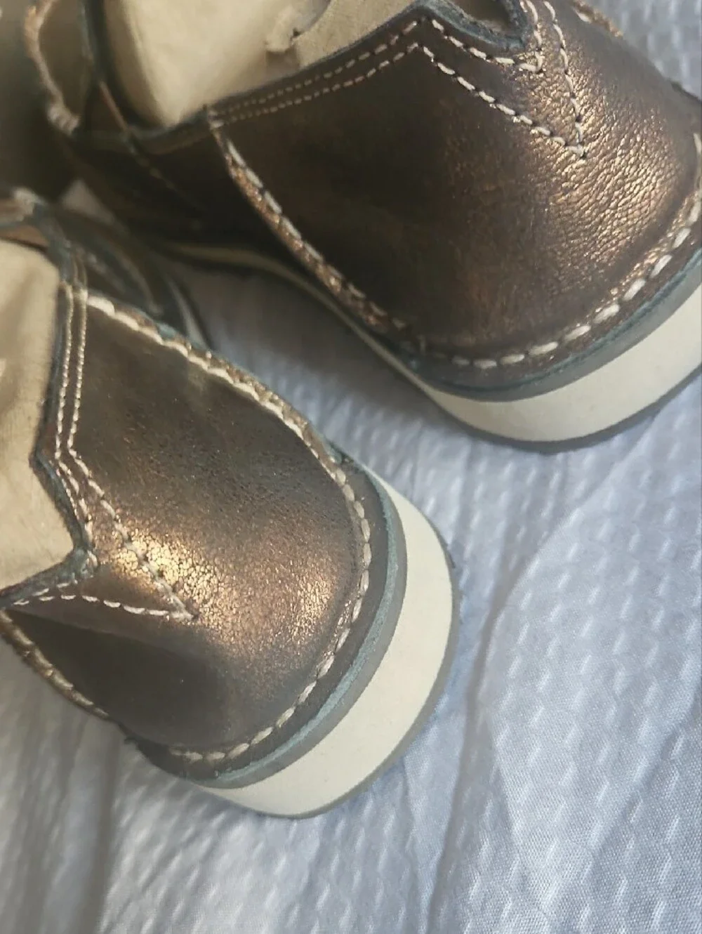 Ariat Bronze Metallic Slip-On Moccasin Loafer Cruisers Womens Size 6